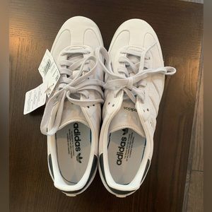 Adidas Sambas size 7.5 m (8.5 women's sizing) brand new with tags !